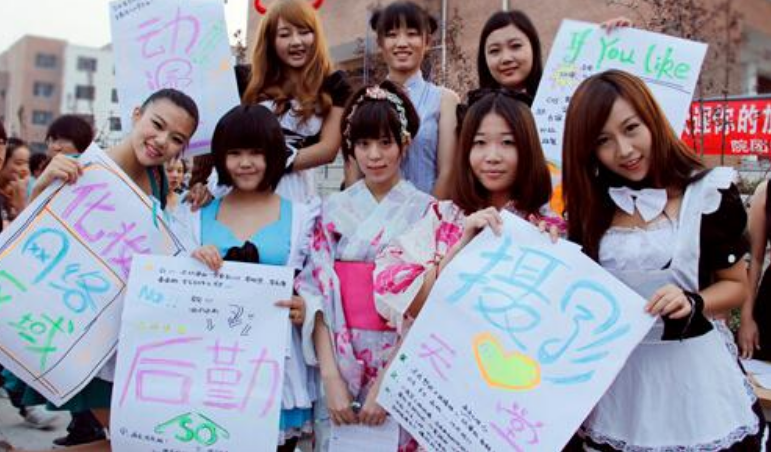 家庭条件一般的学生，大学里别碰这四个“社团”，后期超费钱