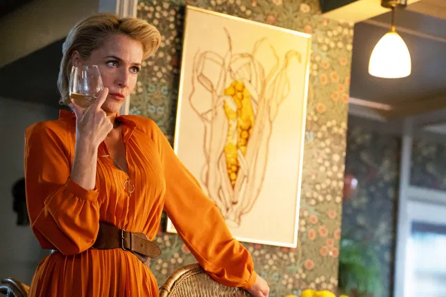 好莱坞“性教育”女星想穿胸罩？ “谁爱穿，我不做！”