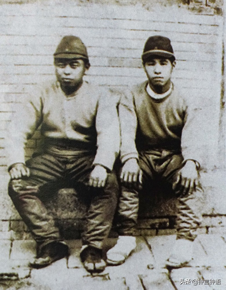 ͼ˵�ֻ��վ�½���ĵ���װ����Ь��