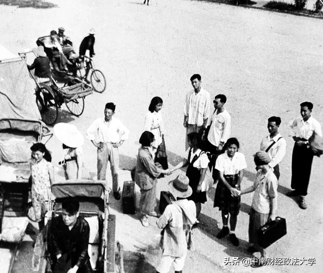 听党指挥，胸怀大局，南迁大武汉！