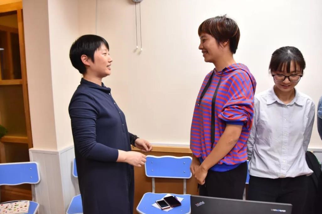 家长和老师如何配合才能让孩子快乐成长？在我看来，做到4点就行