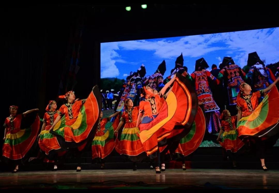 餐厅配备钢琴，三大校区美不胜收，还是西游记拍摄地！四川这所高校让人心动