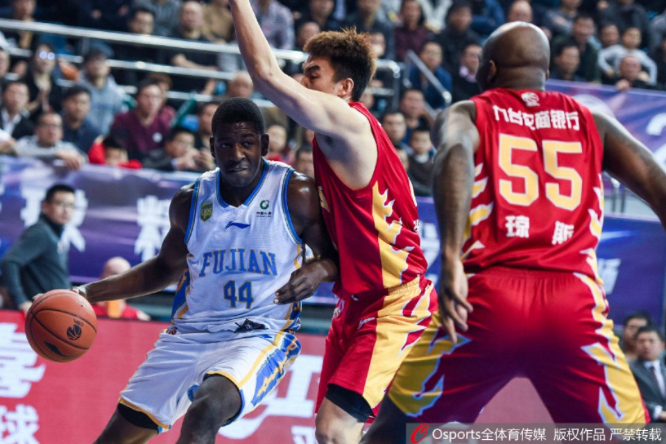 哪个电视台播cba（CBA12进8决赛第2回合周二打响，央视两大频道直播4场比赛）