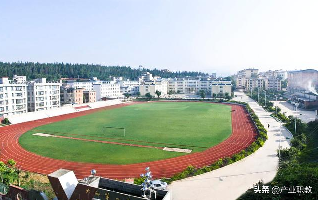 建校459年，高考全市第一！云南楚雄的高中学校，有你的母校吗？
