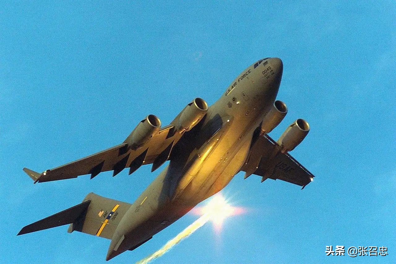 印度为数不多没有摔过的运输机——“环球霸王”C-17 | 图说
