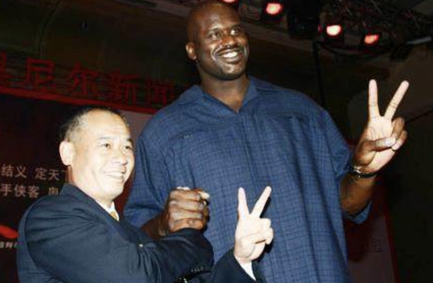 nba后衛鞋為什么都是高幫（球鞋趣聞：為什么說大個子是鞋壇毒藥？頂級內線也不配擁有簽名鞋）