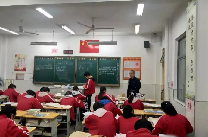 八省联考开考，数学题“难倒”一片考生，江苏考生先哭了