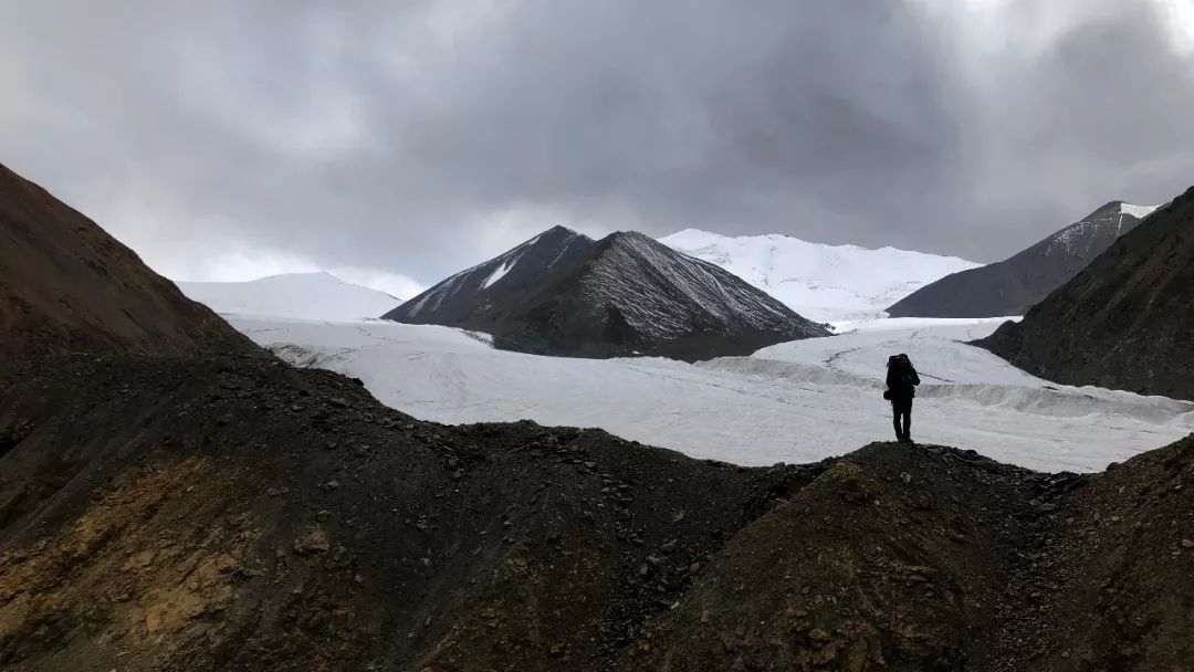 他们找到这条探险级冰川路线，却险些没能走出山……
