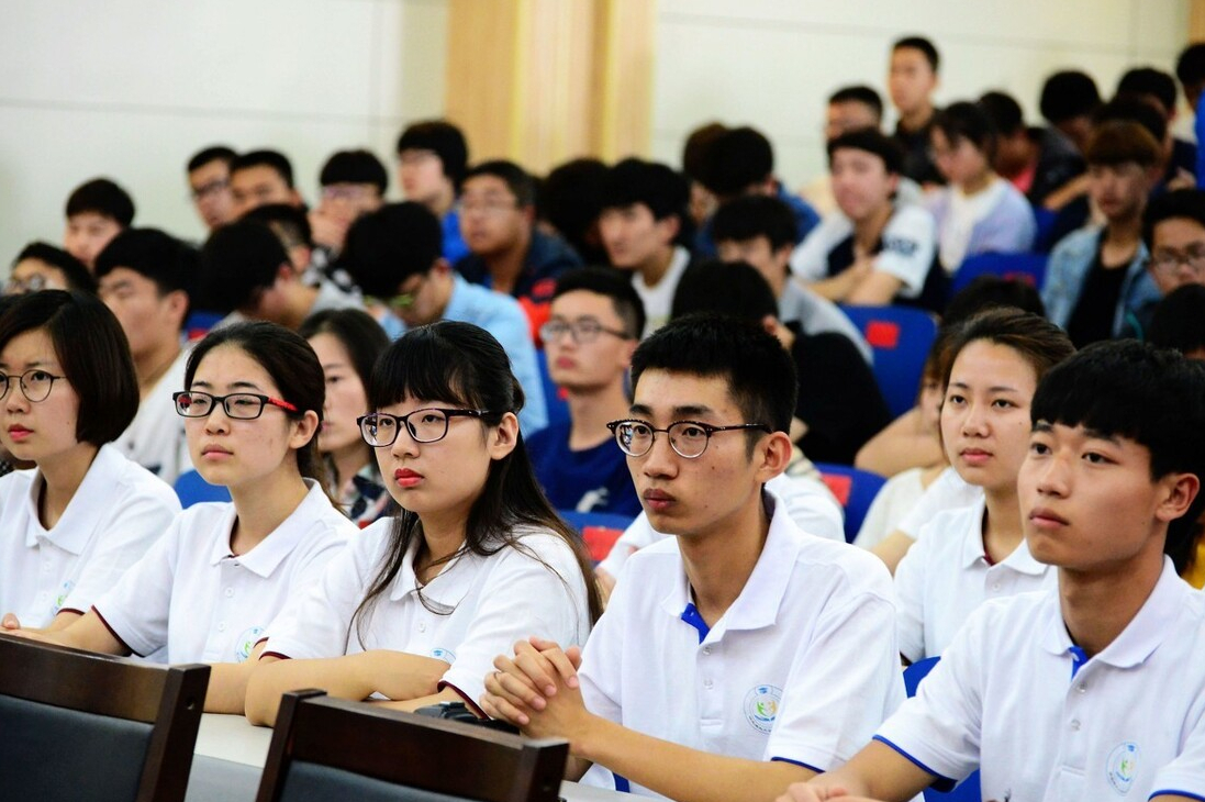 大學生入黨有“硬性要求”，大一就要提前規劃，你準備好了嗎