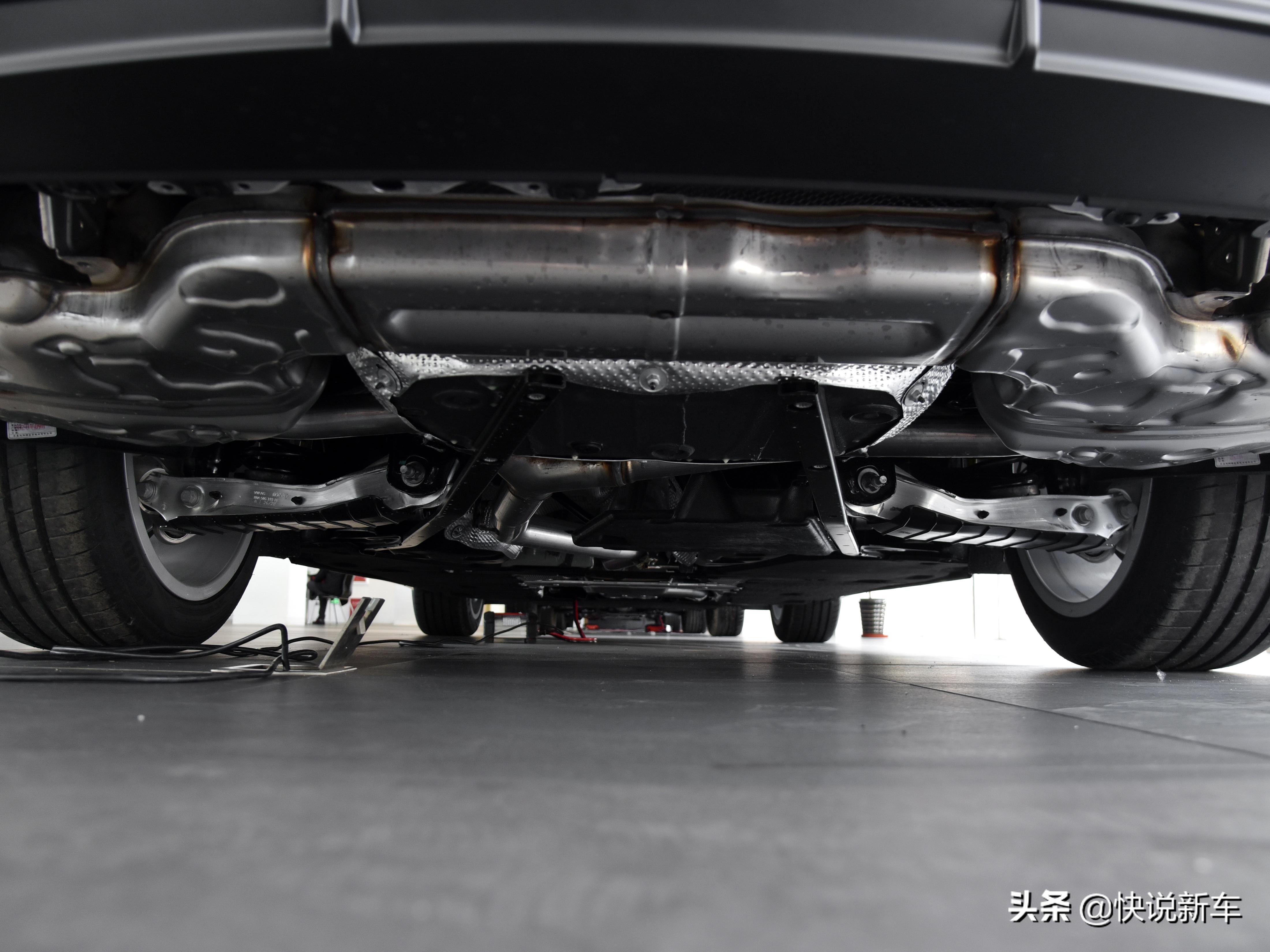 5米05的豪华品牌大轿车，油耗6.8L，带你看奥迪A6L