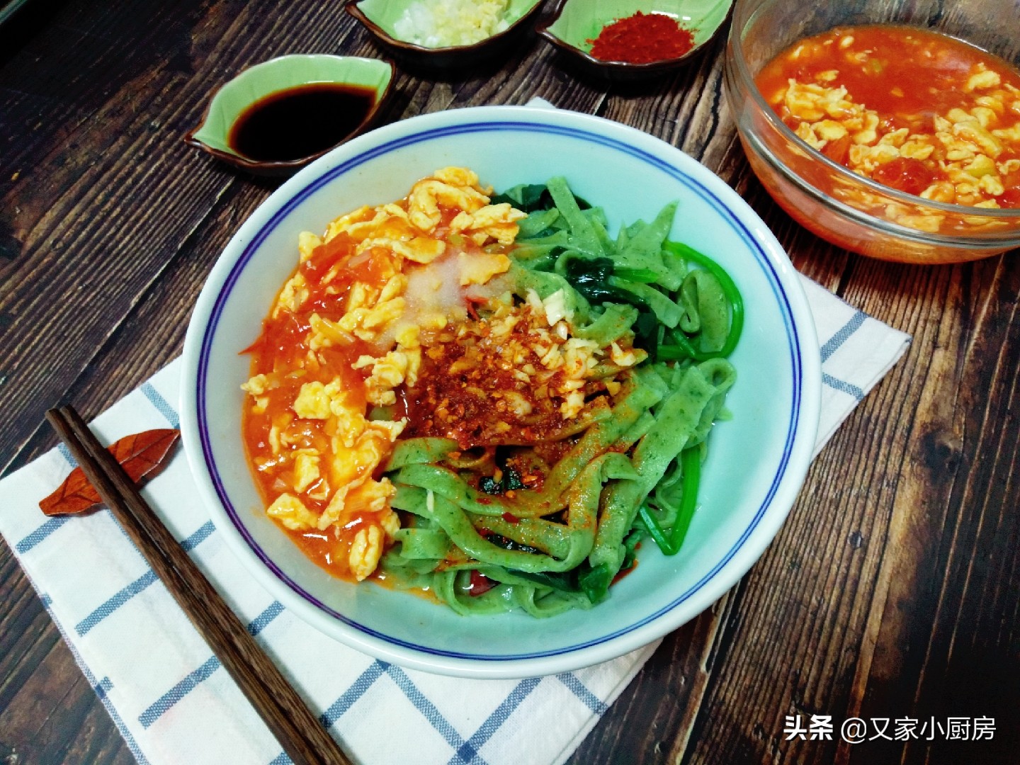 菠菜面制作方法：一把菠菜如何和面调制绿色面条