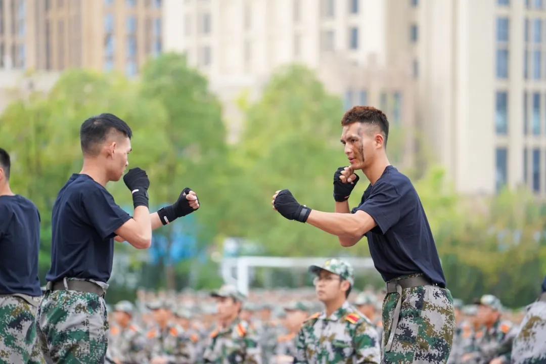报告！重庆大学2020级新生集结完毕，请检阅！