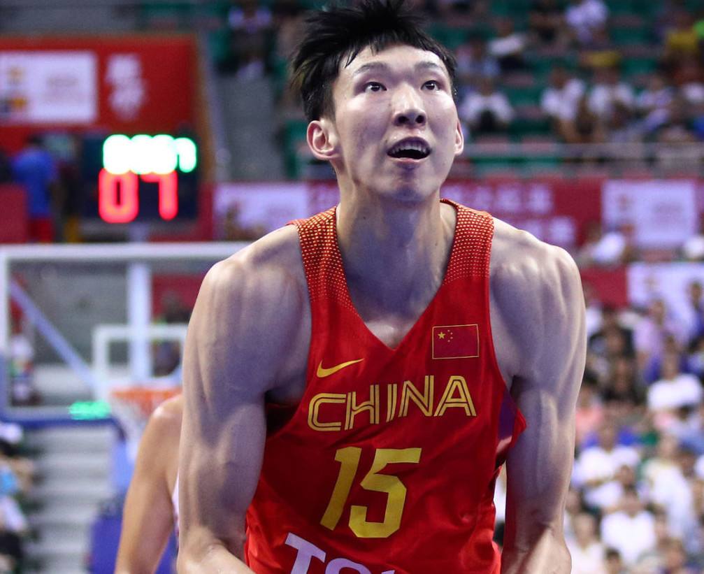 周琦为什么进nba之前那么强(狂砍41 28 15，获赞大魔王！曾经的周琦有多厉害？表现不输姚明)