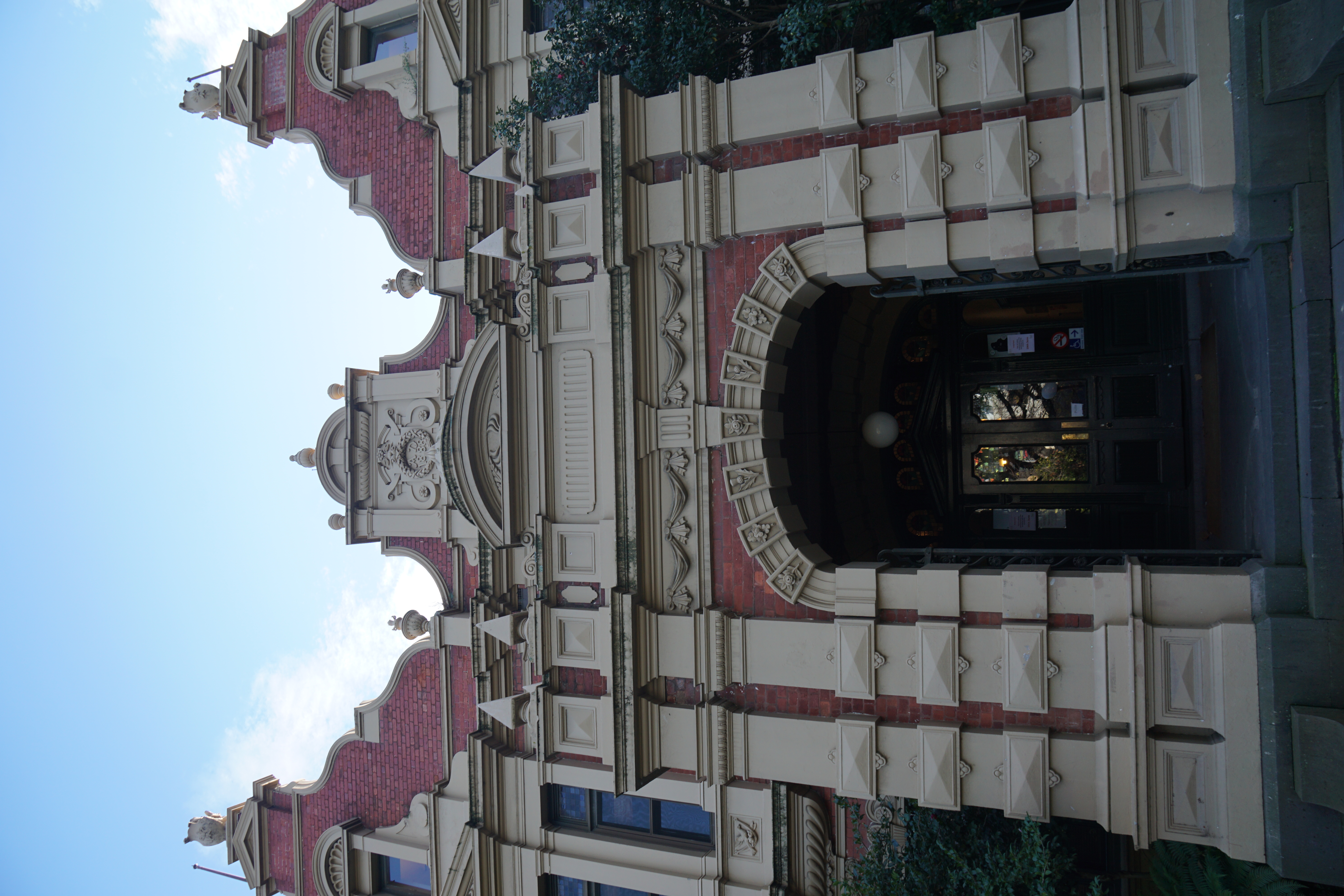 我们将在后人的 敬重中成长