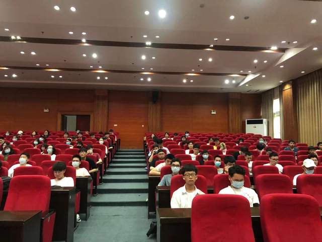 网盾安全学院联手湖北大学知行学院共同举办网络安全教育主题讲座