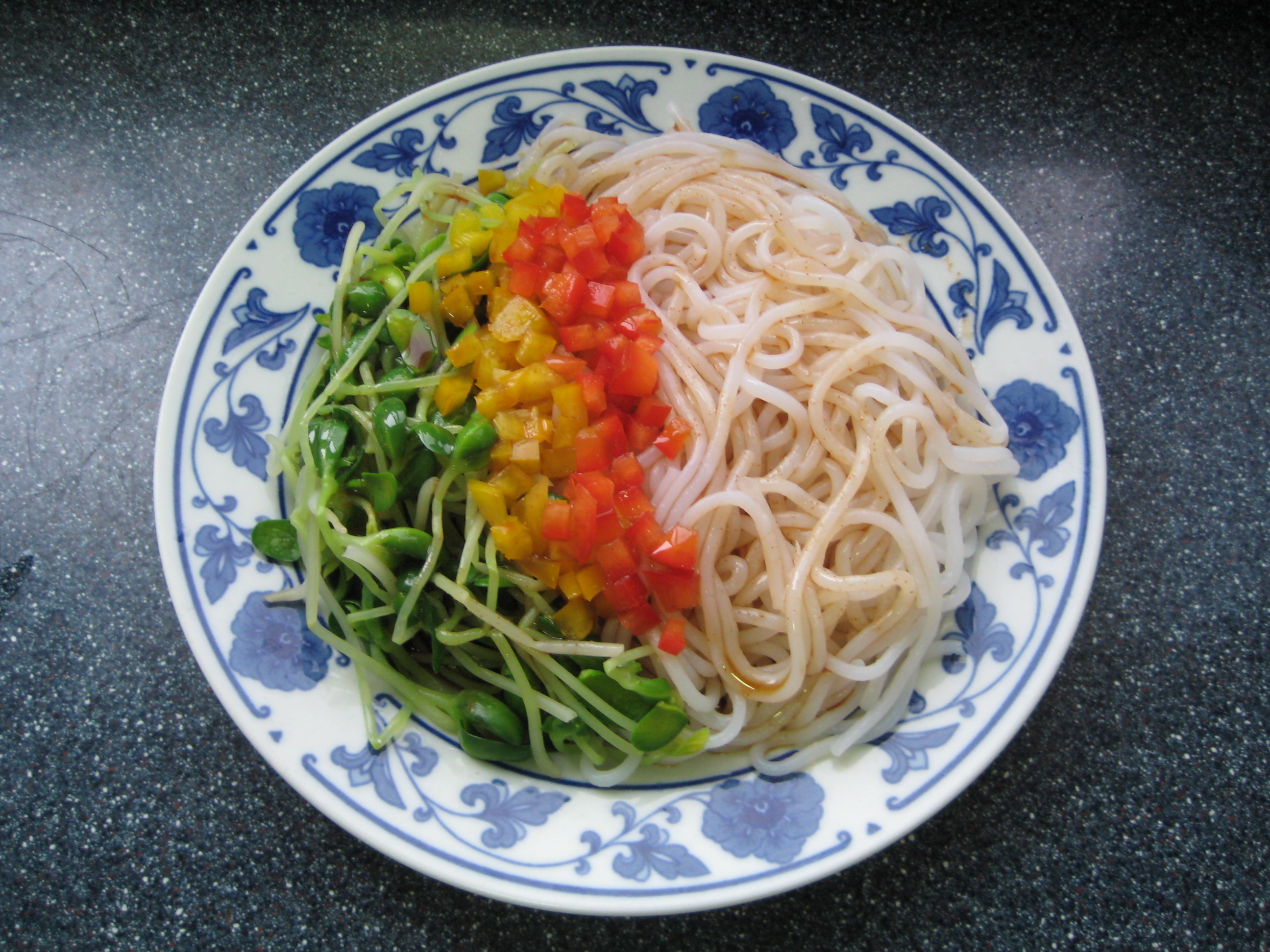 图片[6]-【凉拌米粉】做法步骤图 简单易做又营养美味 这时-起舞食谱网