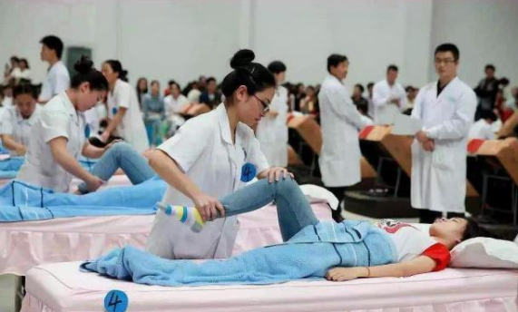 医学类专业就业前景排名，临床医学热度下降，榜首叫人羡慕