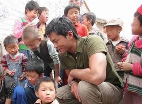 古天乐建的希望小学，如今已物是人非，当地人称已经成为一片废墟