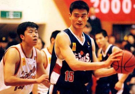 姚明参加过多少次篮球比赛（姚明生涯打了3次CBA决赛，拿到1冠2亚，当年他表现如何？）