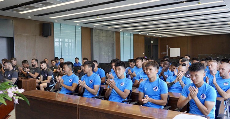 王牌后腰txt下载（又添新人了，贝尼特斯选中21岁王牌后腰，大连人U19四少再度联手）