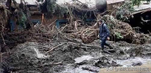 卡拉澤提供幫助（米蘭鐵衛(wèi)因弟弟被撕票從政救國，世界上足球踢的最好的副總理是他）