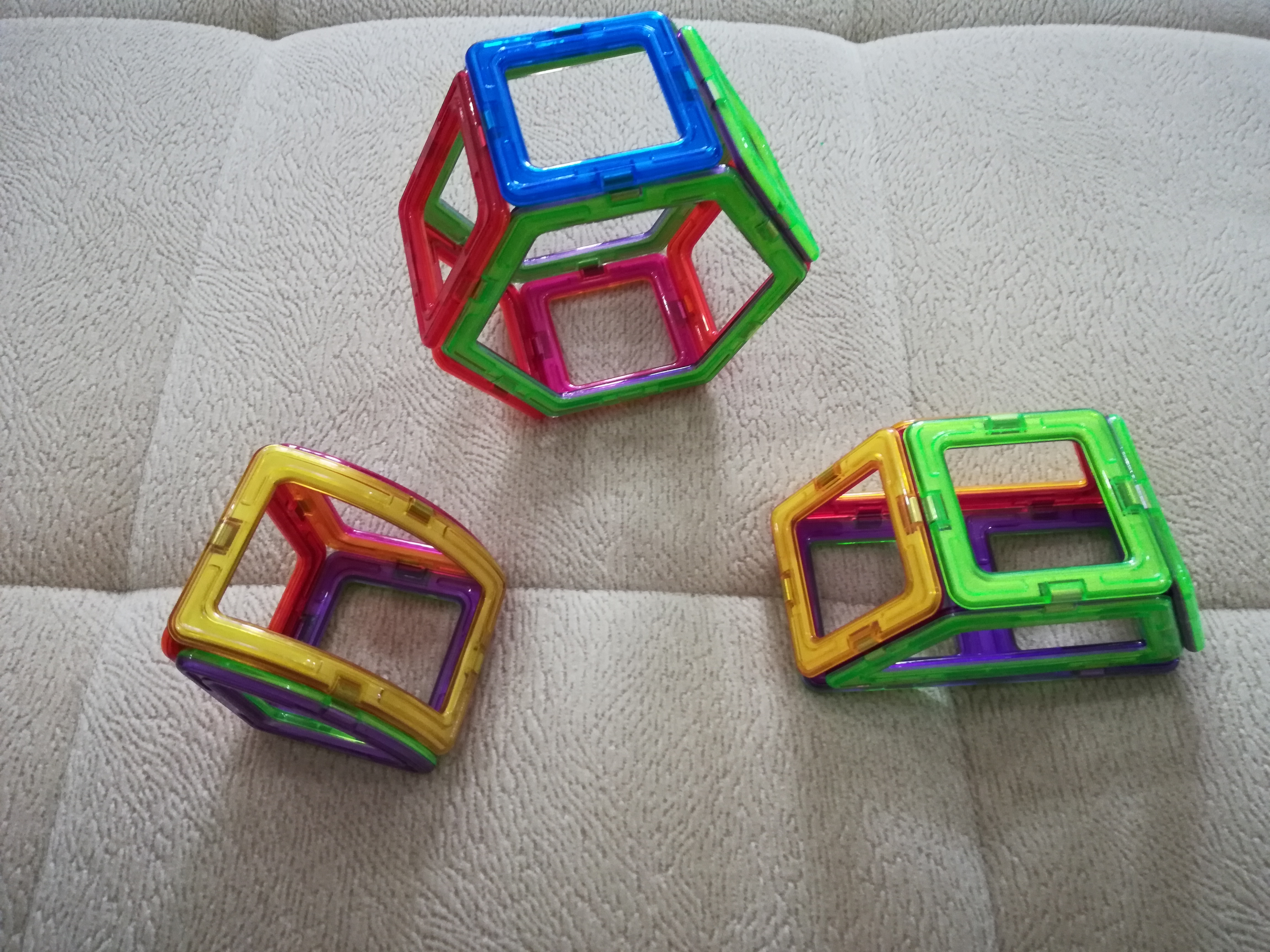 磁力片多少钱一套(磁力片这样玩) - 价格百科