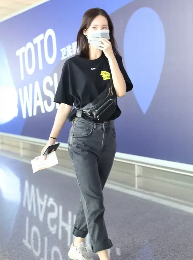 腰包怎么背好看（斜挎包怎么背好看男生）