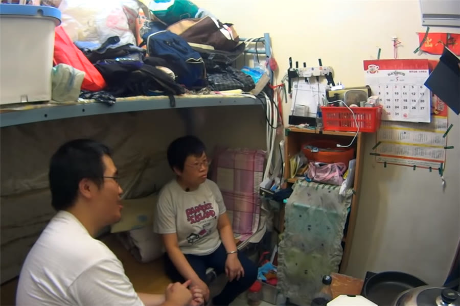 59岁香港阿姨住7年劏房，在6㎡的蜗居中努力生活，网友：太难了