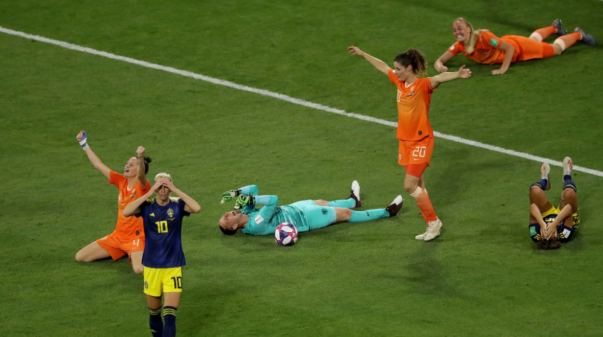 女足世界杯第二场比赛(99分钟加时绝杀！4年前不敌中国女足的她们，如今打进世界杯决赛)