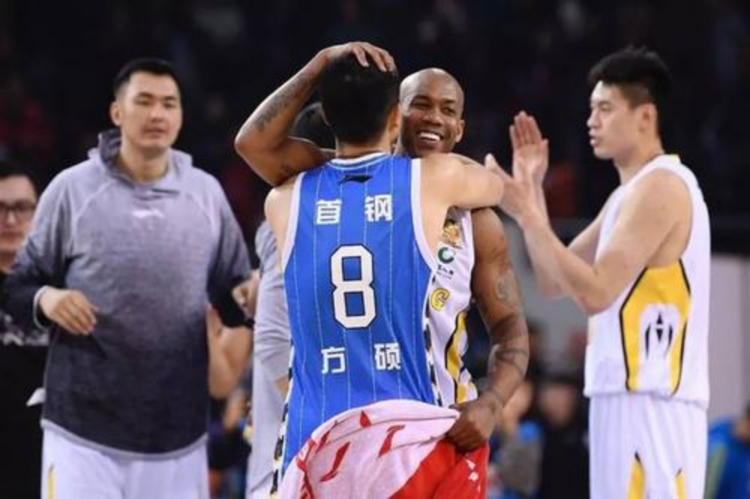 cba李根为什么没有领奖（李根通道领奖，李学林得FMVP，细数CBA意难平之事）