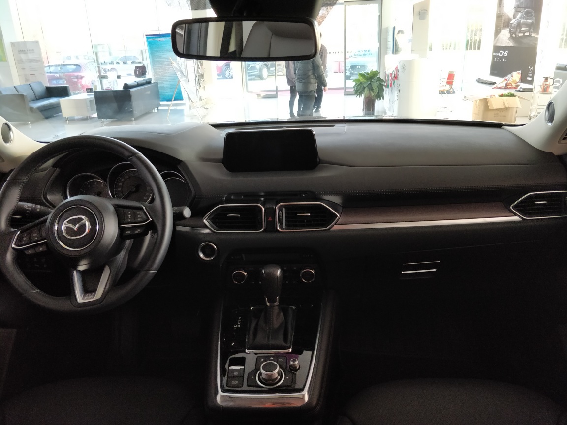 变身二线豪华品牌该如何定价？长安马自达CX-8探店