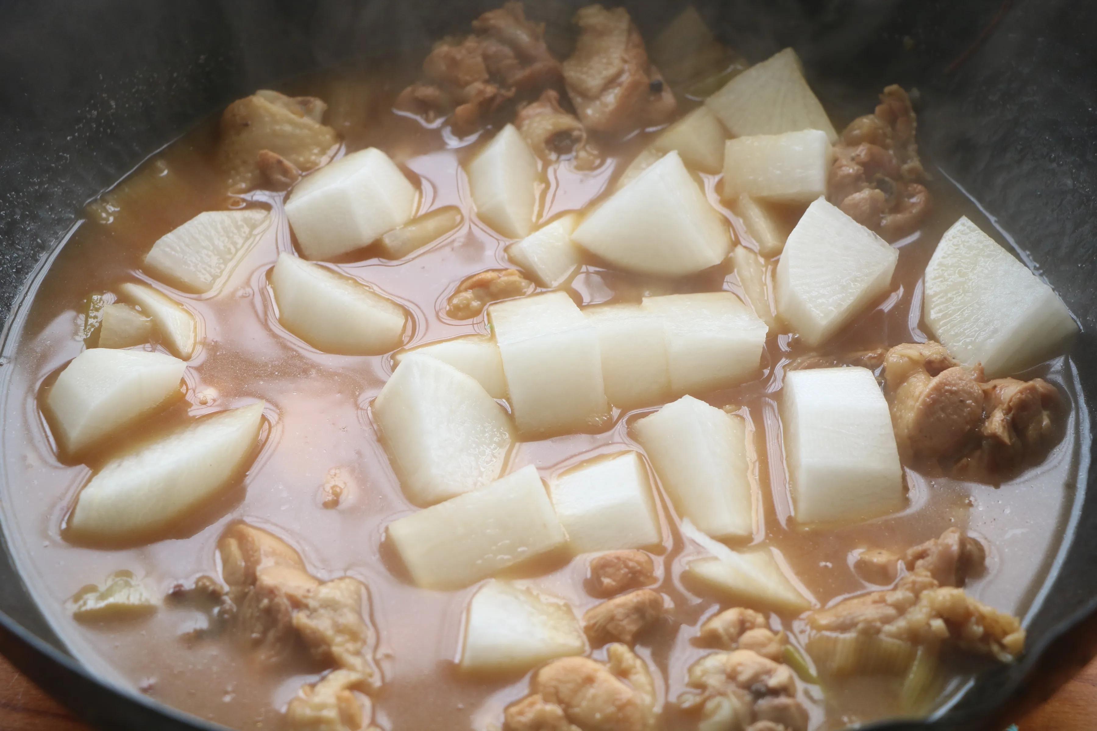 燉雞腿,燉雞腿怎么燉才好吃又簡(jiǎn)單