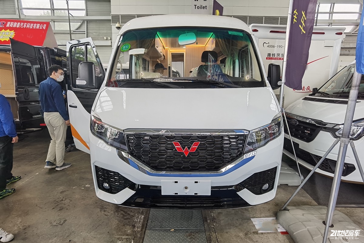 五菱推出新款房车了!比旧款还精致,自动挡顶配才20多万