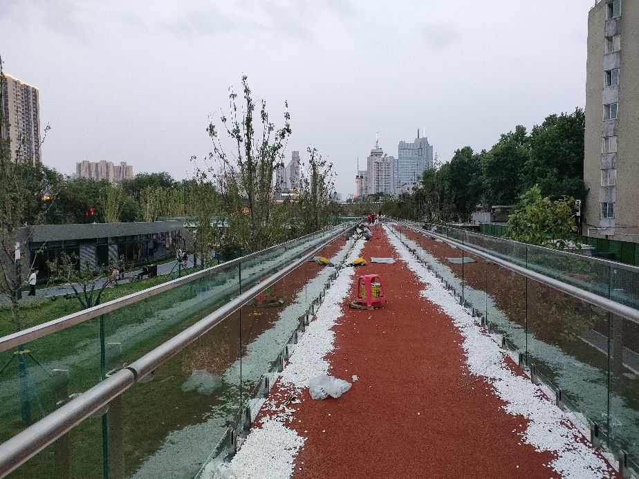 西安最繁华的小寨地区有了一个美丽的袖珍城市公园