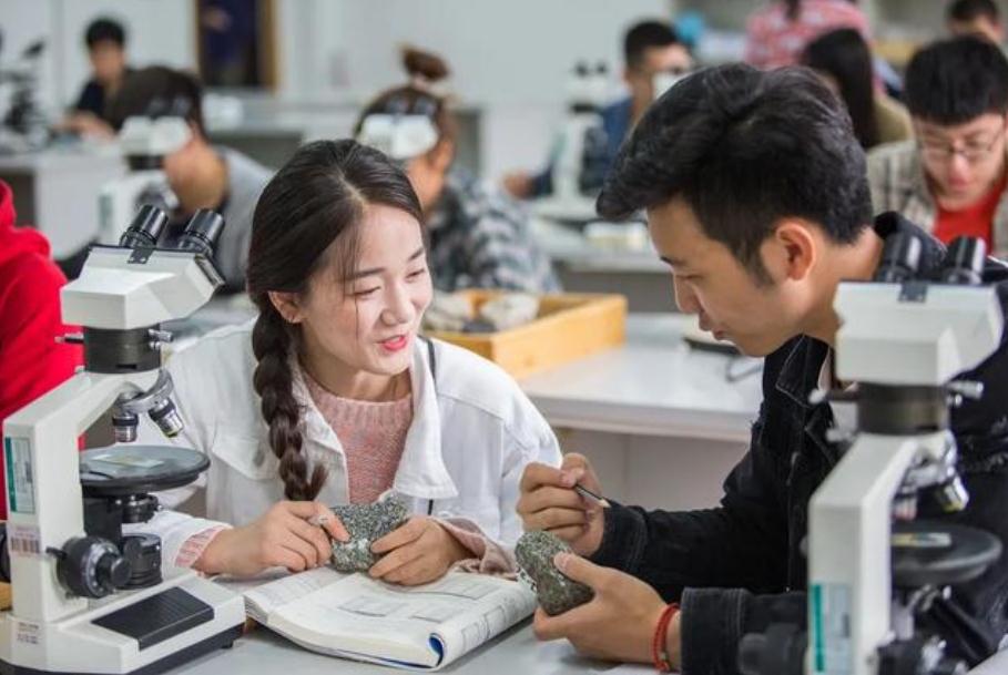 同样是大专，“高等专科”和“职业技术学院”有何区别？差距不小