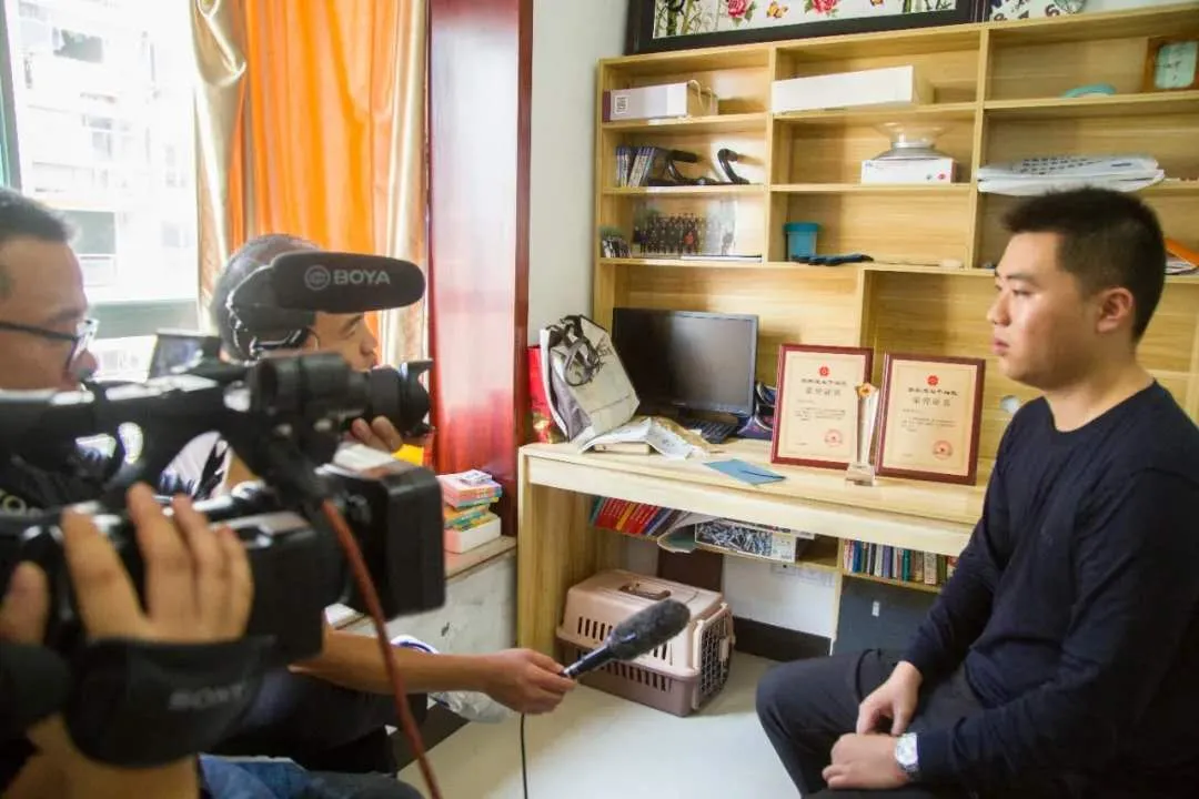 黎川公安民警赵天宇再次挽袖救人！