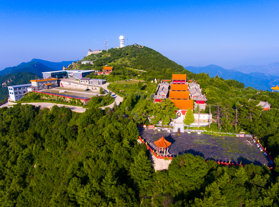 菩萨山,位于北京昌平区,景区开发的时间并不算久,但是这里的风景却很