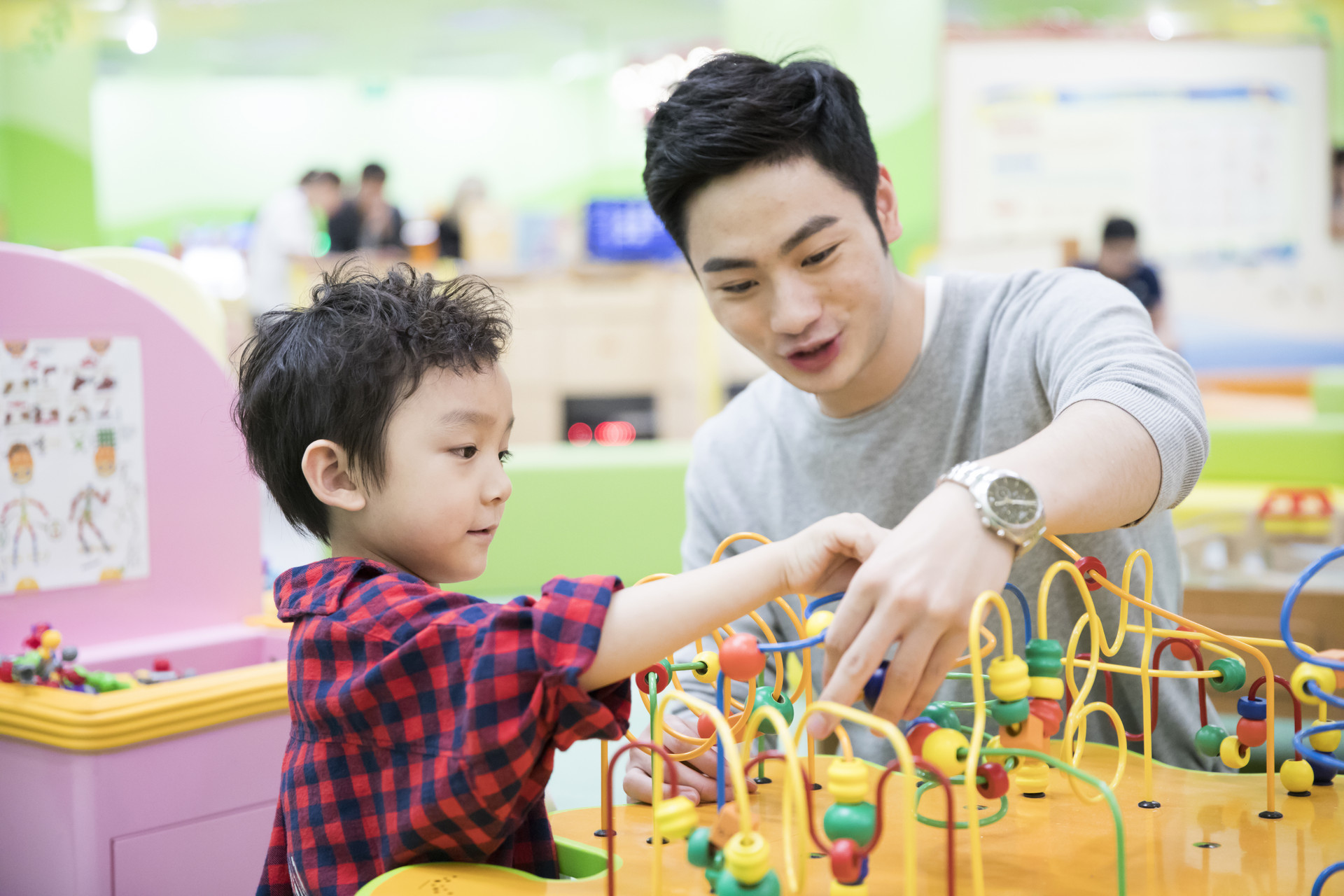 13岁上大学，31岁升哈佛大学终身教授：不是神童只是比别人更专注