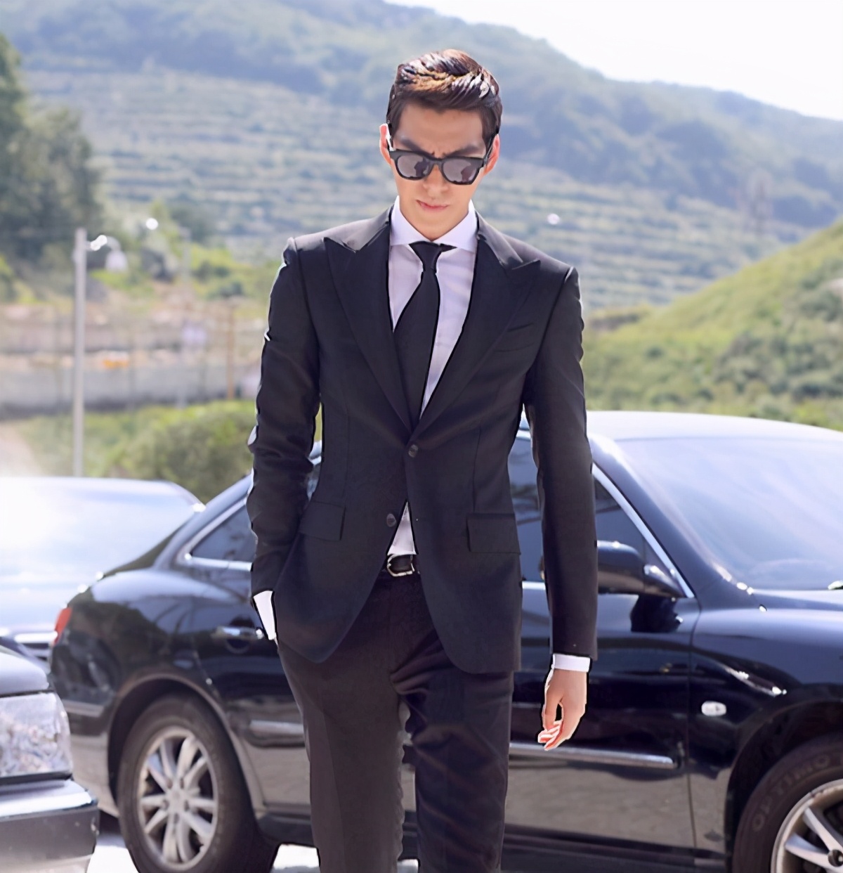 一场黑帮的宫斗大戏就要开演,少不了很多重要的演员.