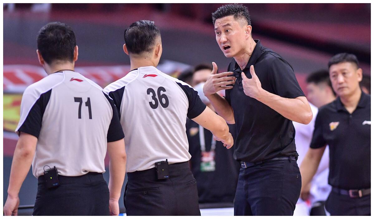 中国cba裁判都来自哪里(cba的裁判水平如何,是怎么样选拔的,他们的