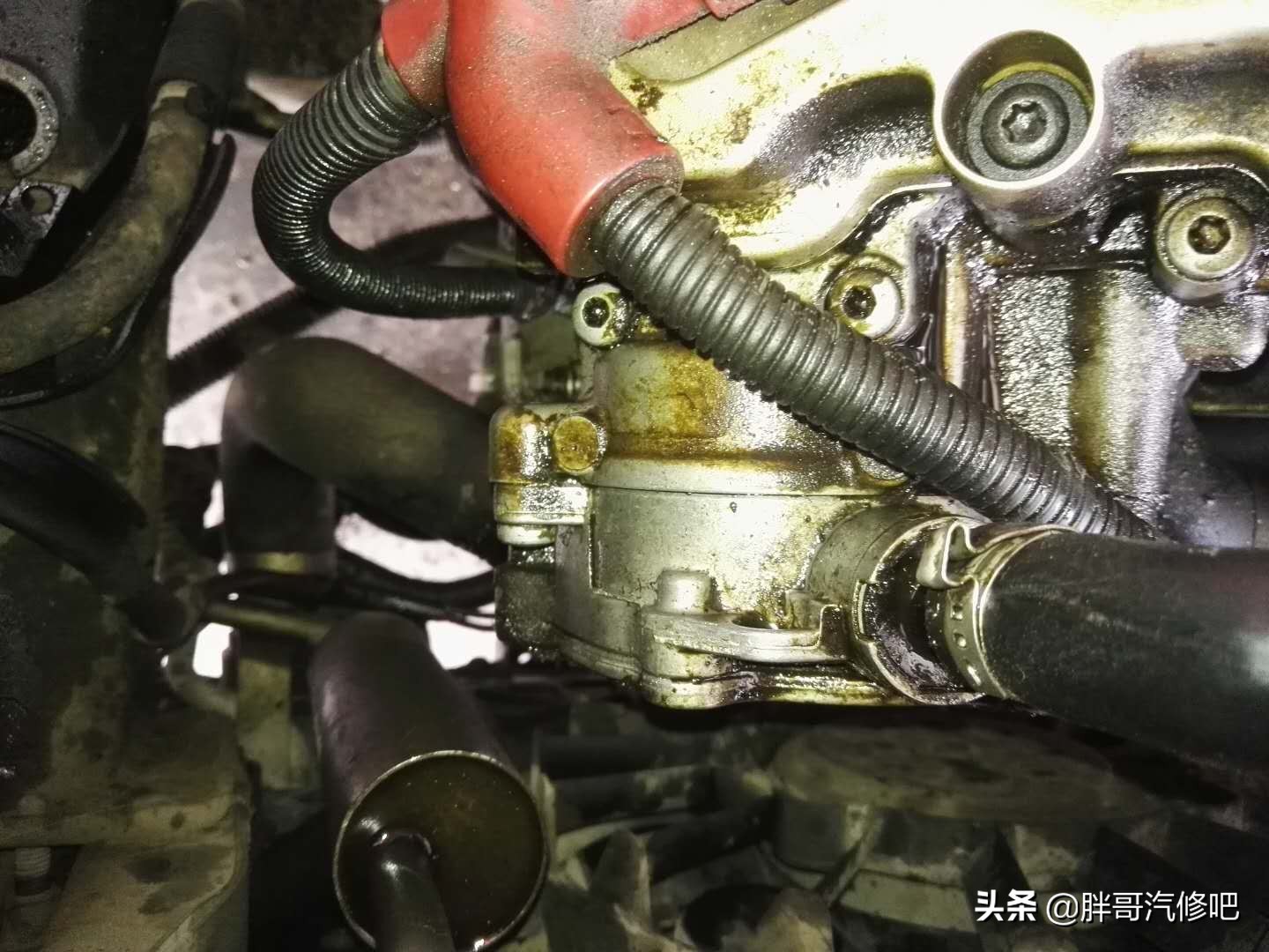 12年车龄23万公里奥迪A6L，2.4V6发动机全方位漏油维修