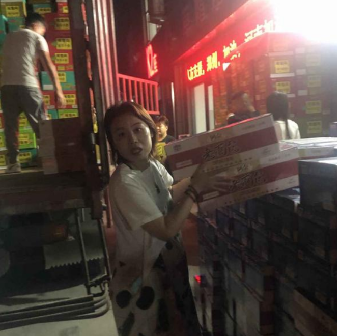 “9年河东，9年河西”，被骂9年不吭声，草帽姐远比你想象的狠