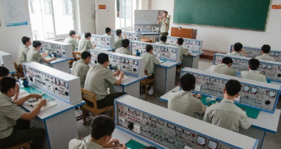 中国高级技工现状：人才缺口已高达2200多万，技校却无人问津