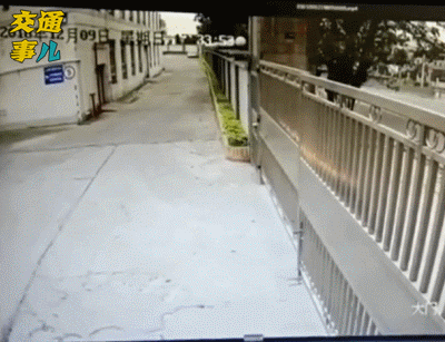 一组动图警示你：油门刹车分不清，一个令人绝望的操作.....