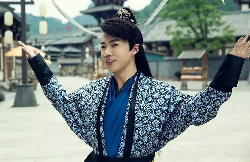 恋爱中，男人也喜欢听好话，学会这样夸他们，能让感情迅速升温