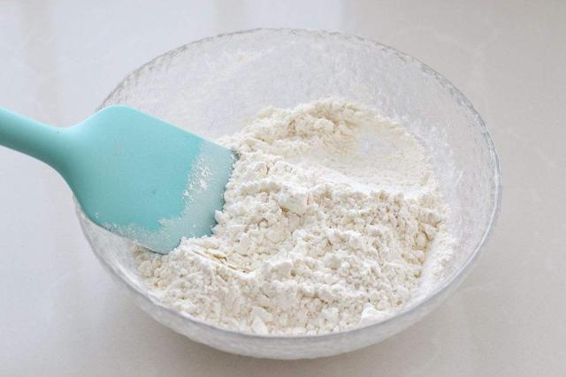 在家自制脆皮大油条，端上桌就被抢光了，建议收藏