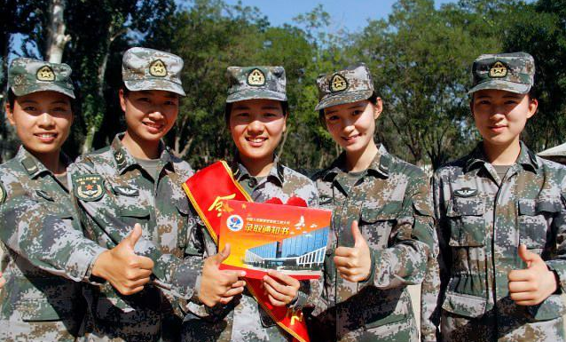 专科生毕业后，大多选择参军入伍，背后的“好处”令本科生羡慕