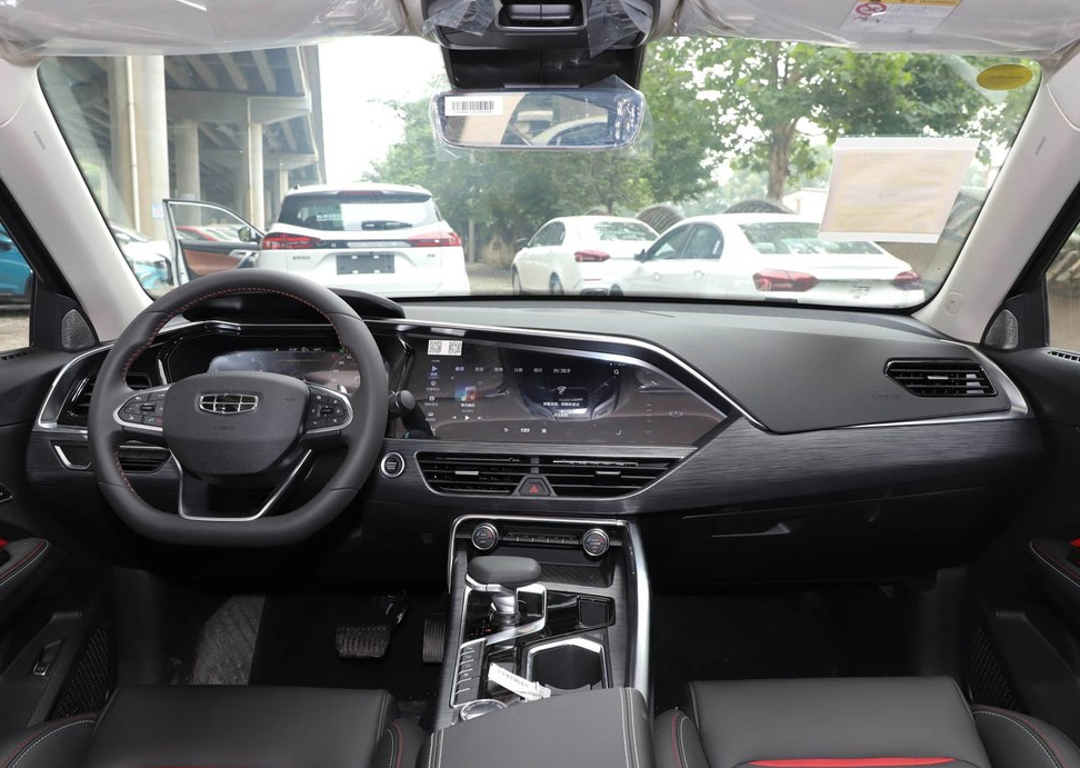 2.0T+8AT只要15万，配BOSE音响+自动空调，带你看吉利星越