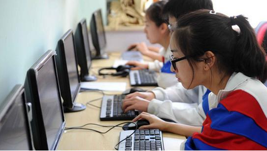 考生高考293分外出散心，父亲担心做傻事一路跟随，竟有意外惊喜