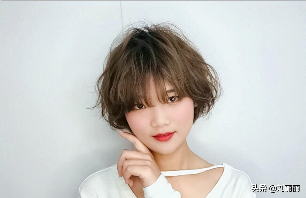 中短发100种烫好看图片经典(短发100种烫好看图片) 第8张